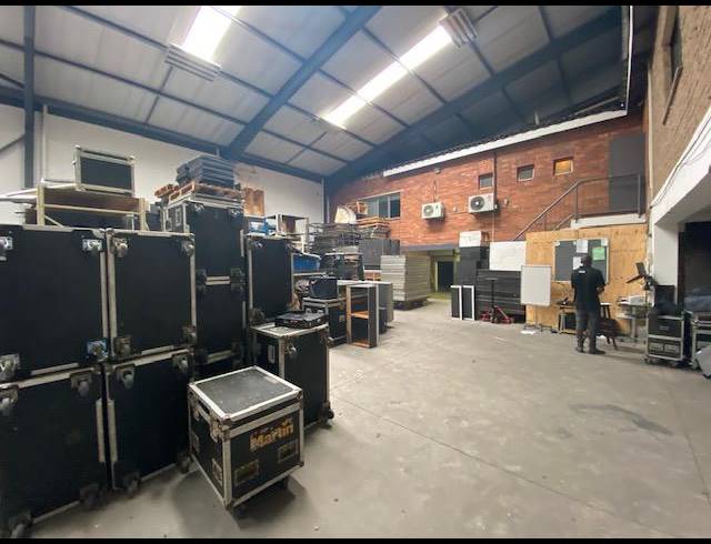 1,200M² WAREHOUSE TO LET IN SPRINGFIELD